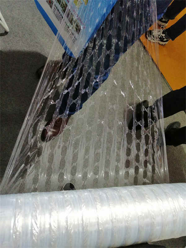 Film net/réticulé pour l'emballage du film étirable d'ensilage agricole