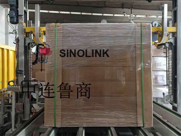 Machine de cerclage de protection d'angle automatique côté long