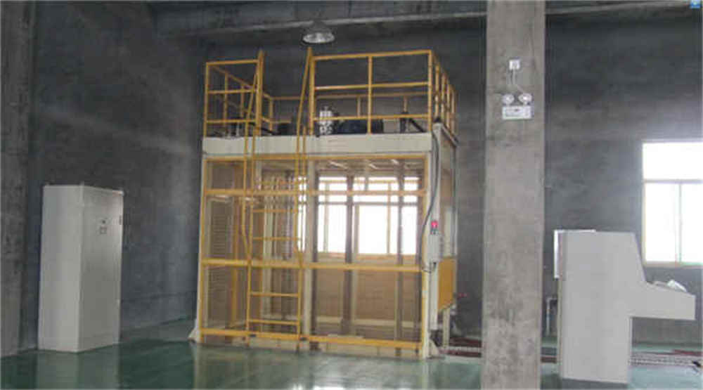 Convoyeur de levage vertical sans pilote entièrement automatique pour charges lourdes