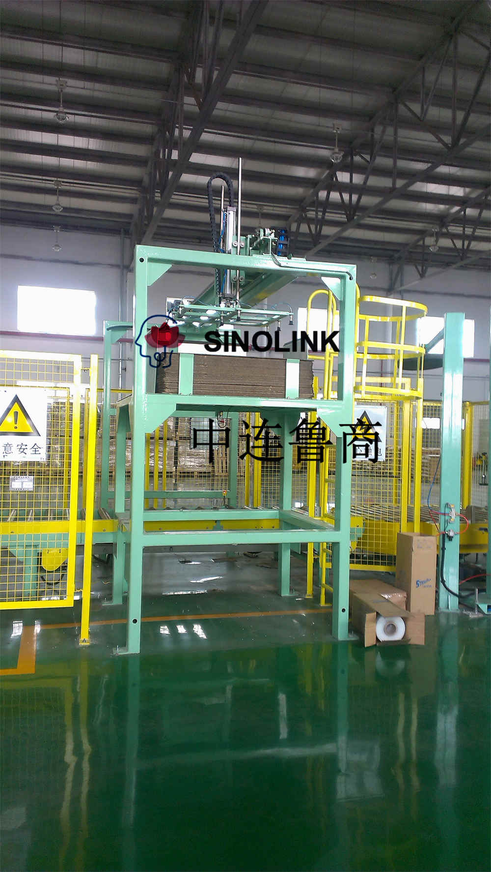 Manipulateur automatique de coordonnées cartésiennes de la plaque supérieure