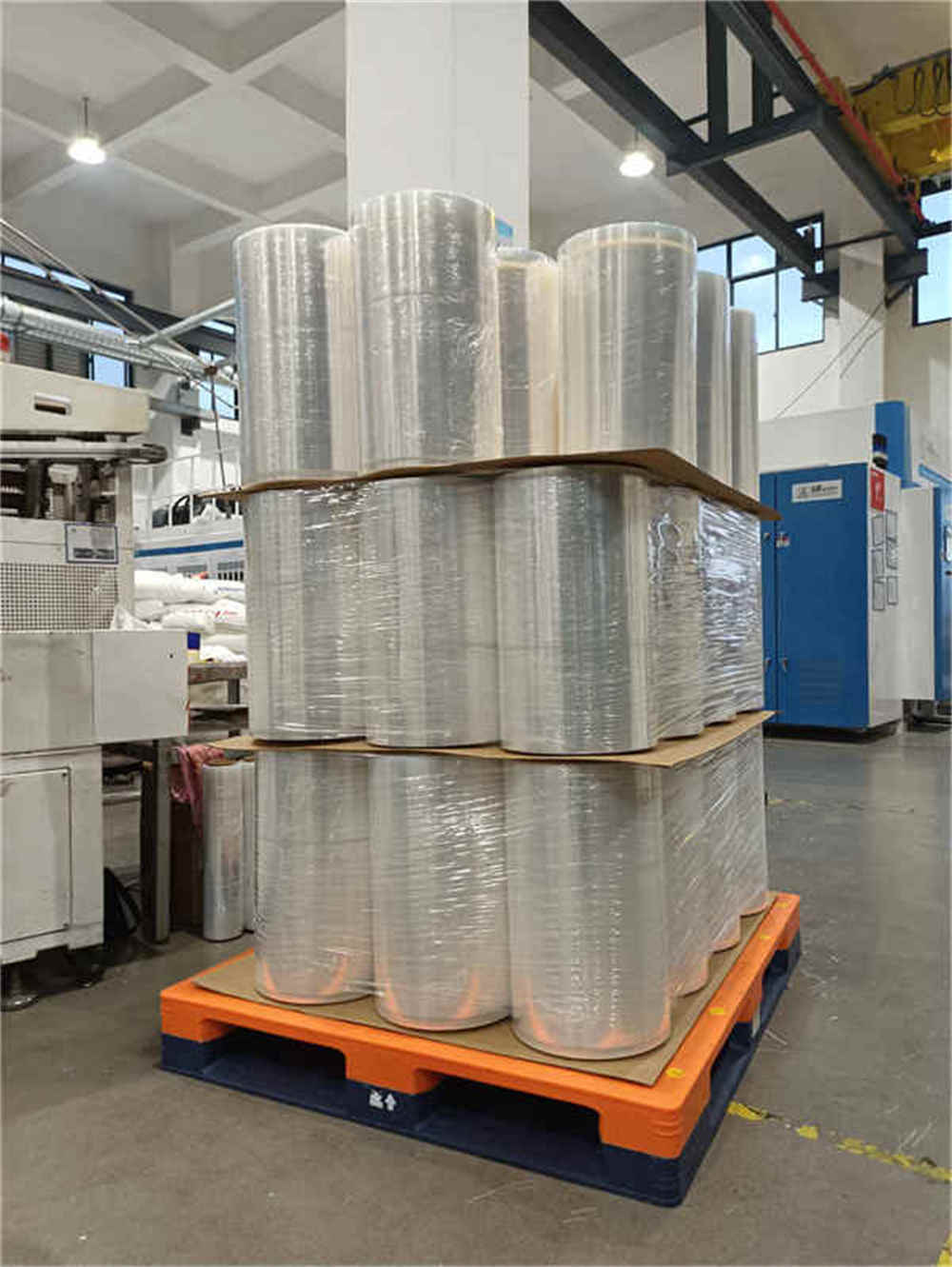 Machine d'emballage de palettes utilisant un film d'emballage