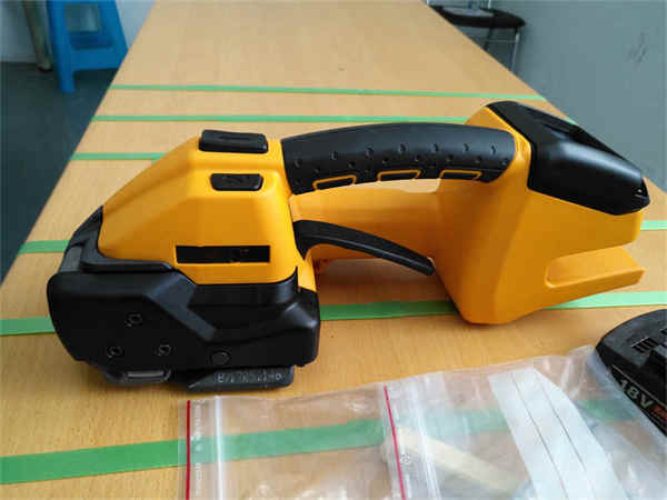 Machine de cerclage à poignée semi-automatique