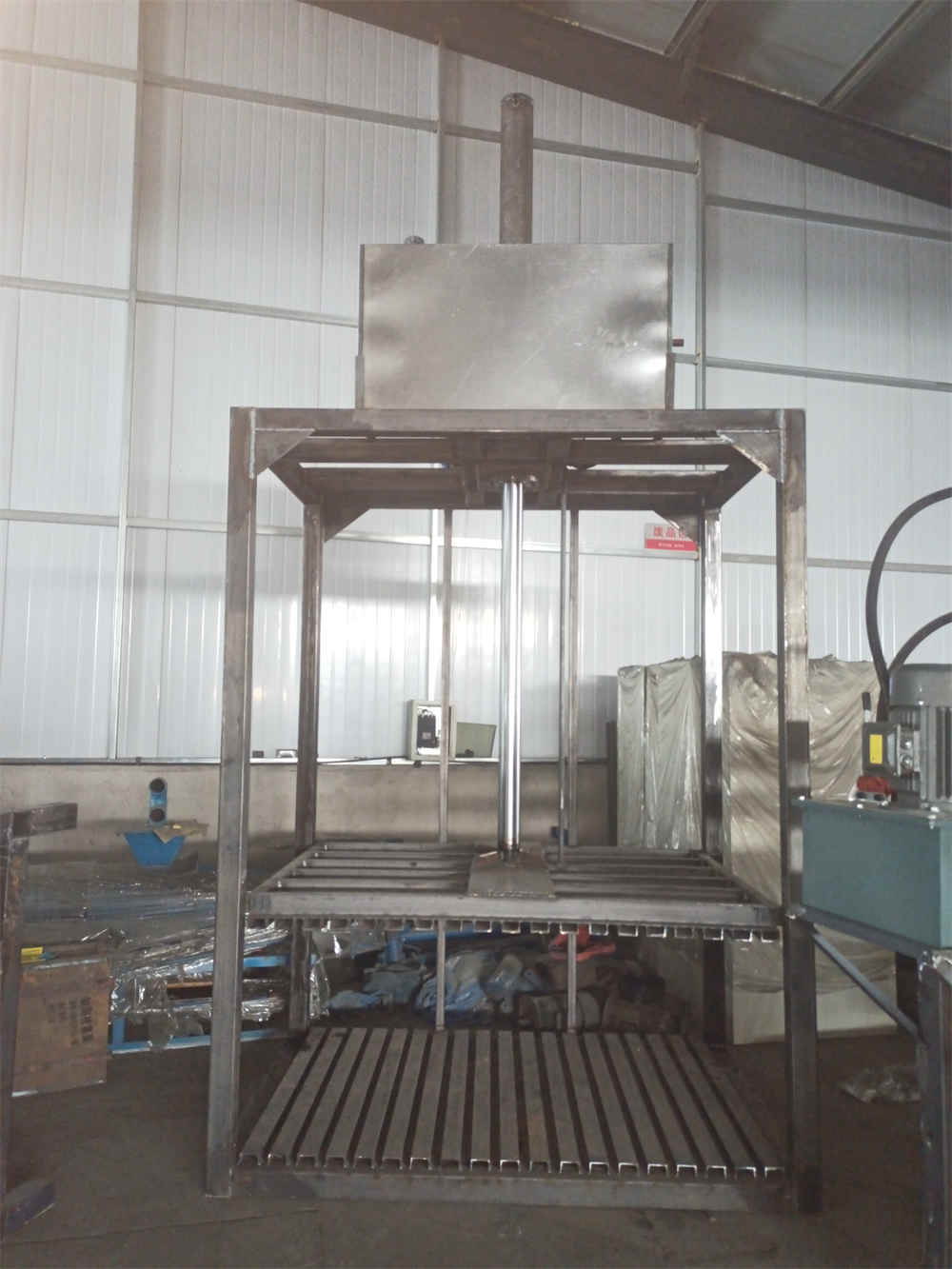 Presse à balles hydraulique entièrement automatique