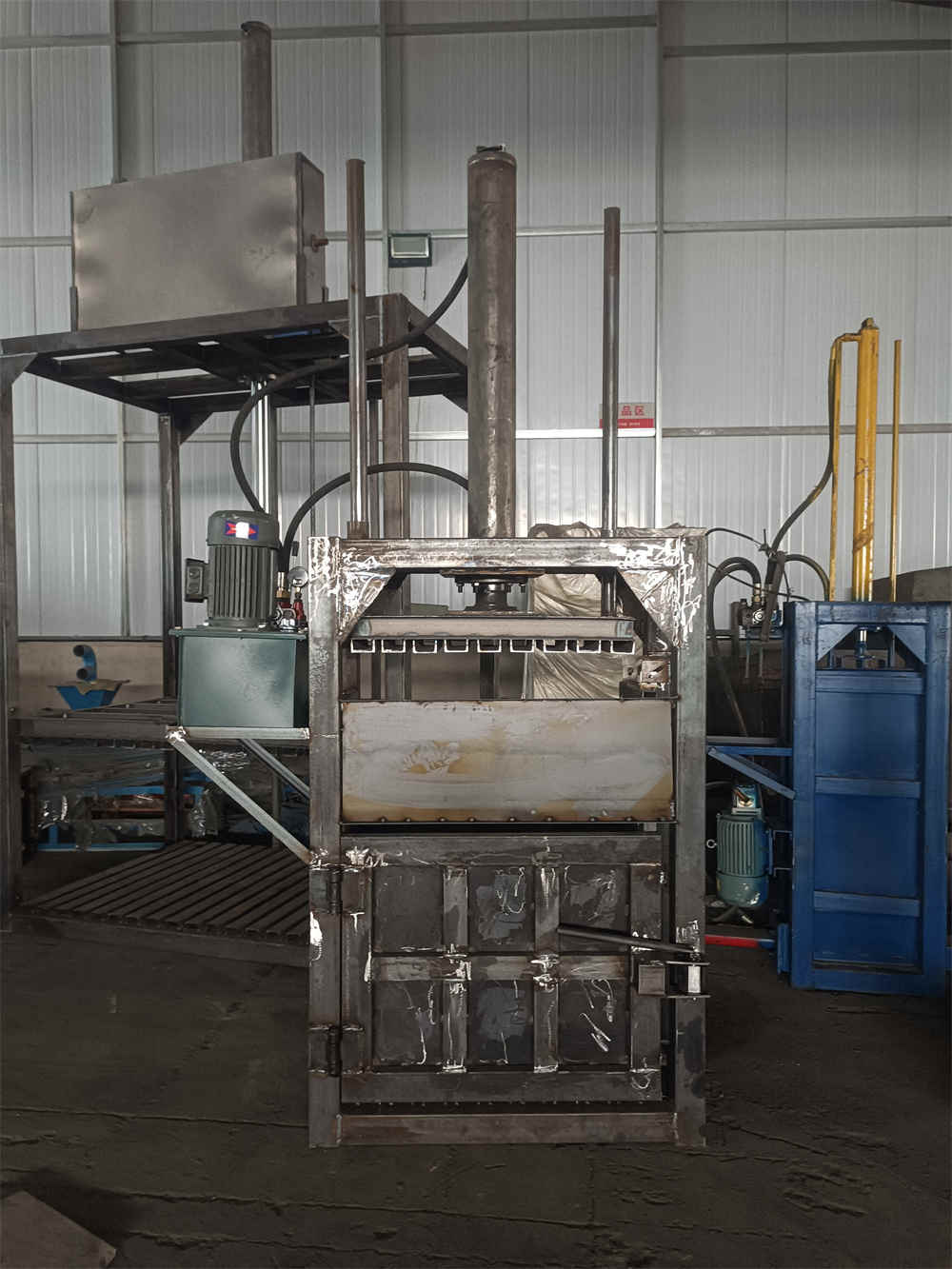 Presse à balles hydraulique entièrement automatique