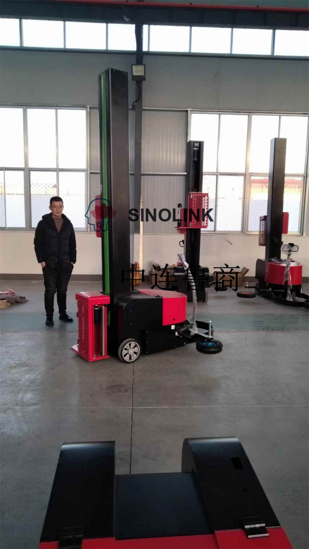 Machine d'emballage de type auto-marche