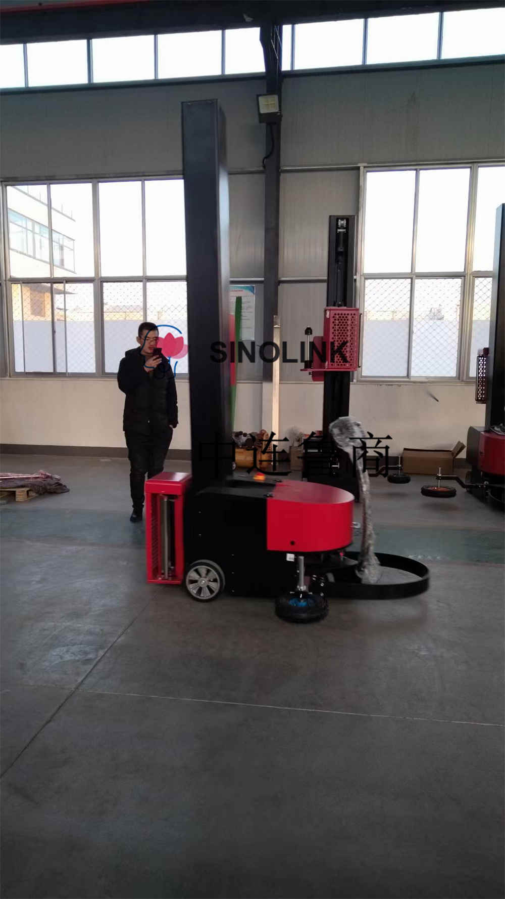 Machine d'emballage de type auto-marche