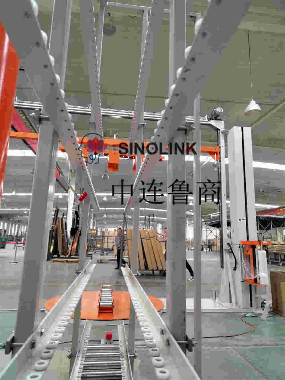 Machine d'emballage verticale et de fenêtre non standard