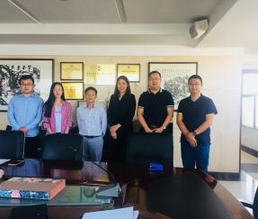 Des clients du Laos pour avoir signé l'accord pour un projet gouvernemental