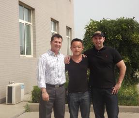 Clients d'Australie pour avoir signé l'accord sur la commande d'une machine d'emballage de 50 ensembles