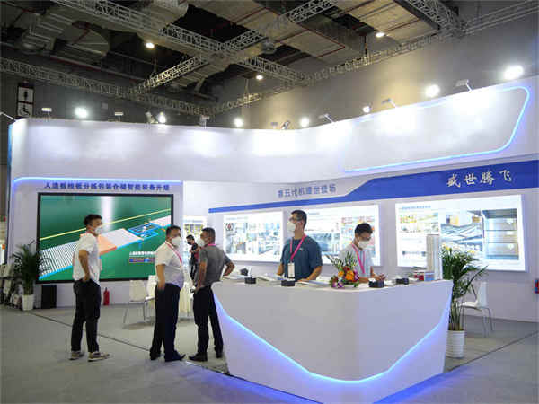 Entièrement automatique en ligne Lenthen Paper Corner Palette Machine d'emballage Full Automatic Online Lenthen Paper Corner Pallet Wrapping Machine