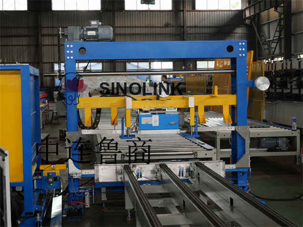 Type de clip automatique Tuile en acier de couleur (plaque profilée) Matériaux de construction Blocs en bois Système de cerclage Automatic Clip Type Color Steel Tile (Profile Plate) Building Materials Wooden Blocks Strapping System