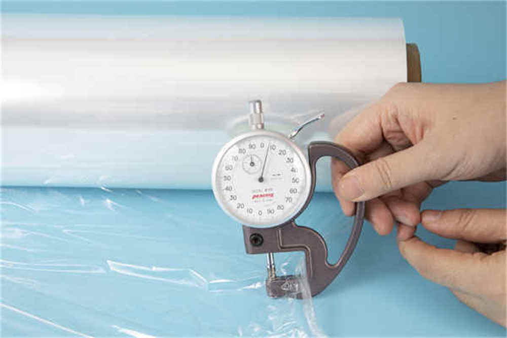 Ventes chaudes 20um/25um enveloppant le film étirable d'utilisation de main de PE Hot Sales 20um/25um Wrapping PE Hand Use Stretch Film