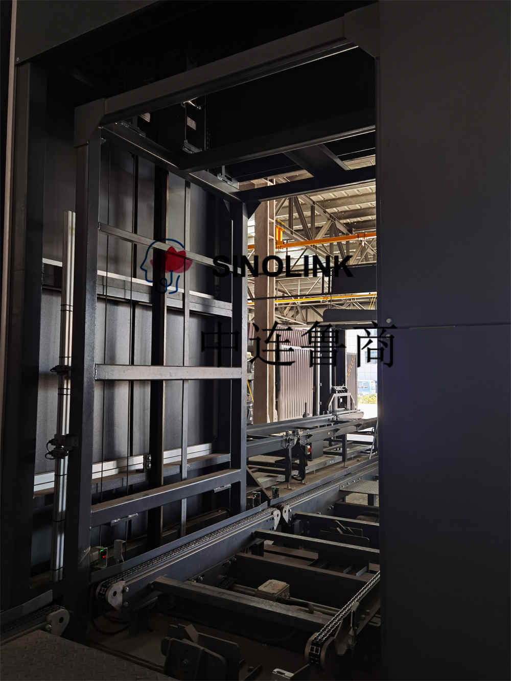 Convoyeur de levage vertical sans pilote entièrement automatique pour charges lourdes Fully Automatic Unmanned Heavy Load Vertical Lifting Conveyor