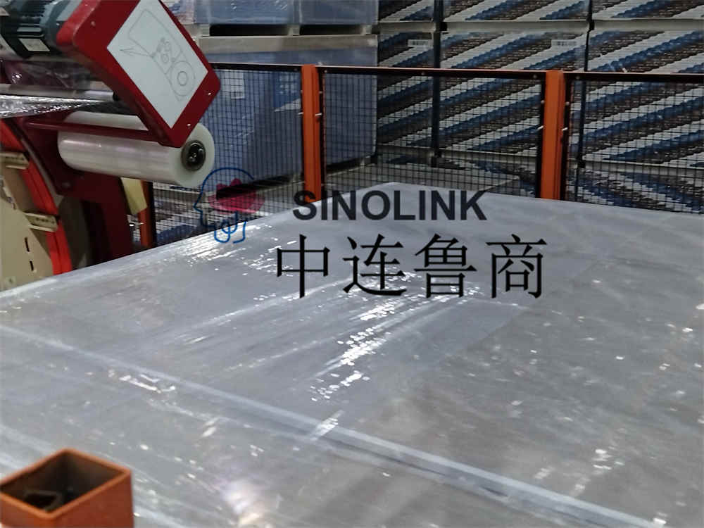 Machine d'emballage pré-étirement automatique à six côtés pour les matériaux de construction de plaques Machine d'emballage pré-étirement automatique à six côtés pour les matériaux de construction de plaques